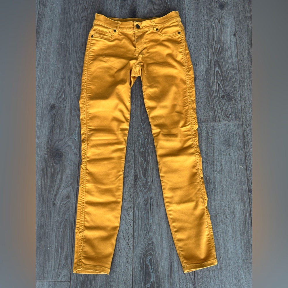 Mustard Jeans